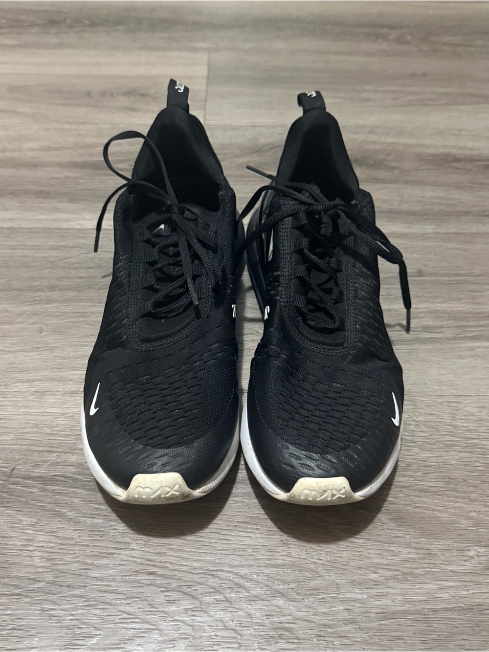 Nike Men's Black and White Athletic Running Shoes